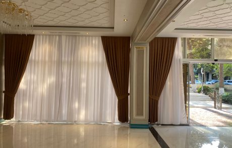 Restoran pərdəsi, Türkiyə istehsalı pərdələr, münasib qiymətə, anbardan kataloqların obyektlərə, otellərə, ofis və mənzillərə çatdırılması.