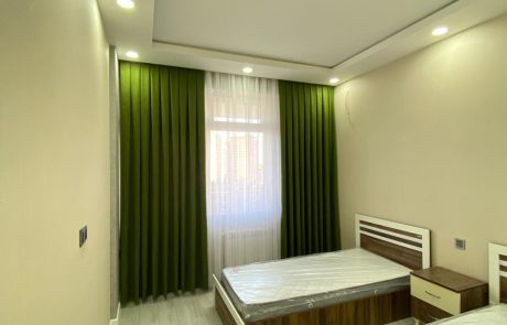 Tül və pərdə satışı, Türkiyə istehsalı pərdələr anbardan tikilir və quraşdırılır, kataloqlar mənzillərə çatdırılır.