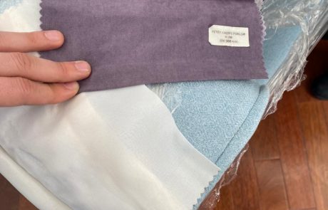 Klassik pərdə satışı, Türkiyə istühsalı tül və pərdələr, anbardan yüzlərlə parça növlrin mənzillərə kataloqlar vasitəsi ilə satış, tikiş və çatdırılma.