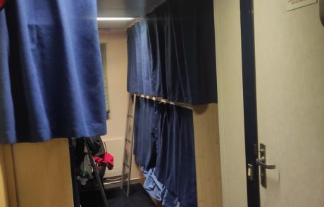 Gəmi pərdəsi sifarişi, pərdə tikişi, quraşdırılması, Türkiyə parçalarından tikilən hazır məhsullar çox sərfəli qiymətə.